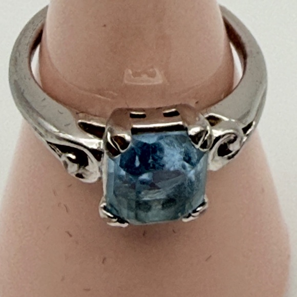 Avon Emerald Cut Aquamarine Stone - Picture 2 of 4